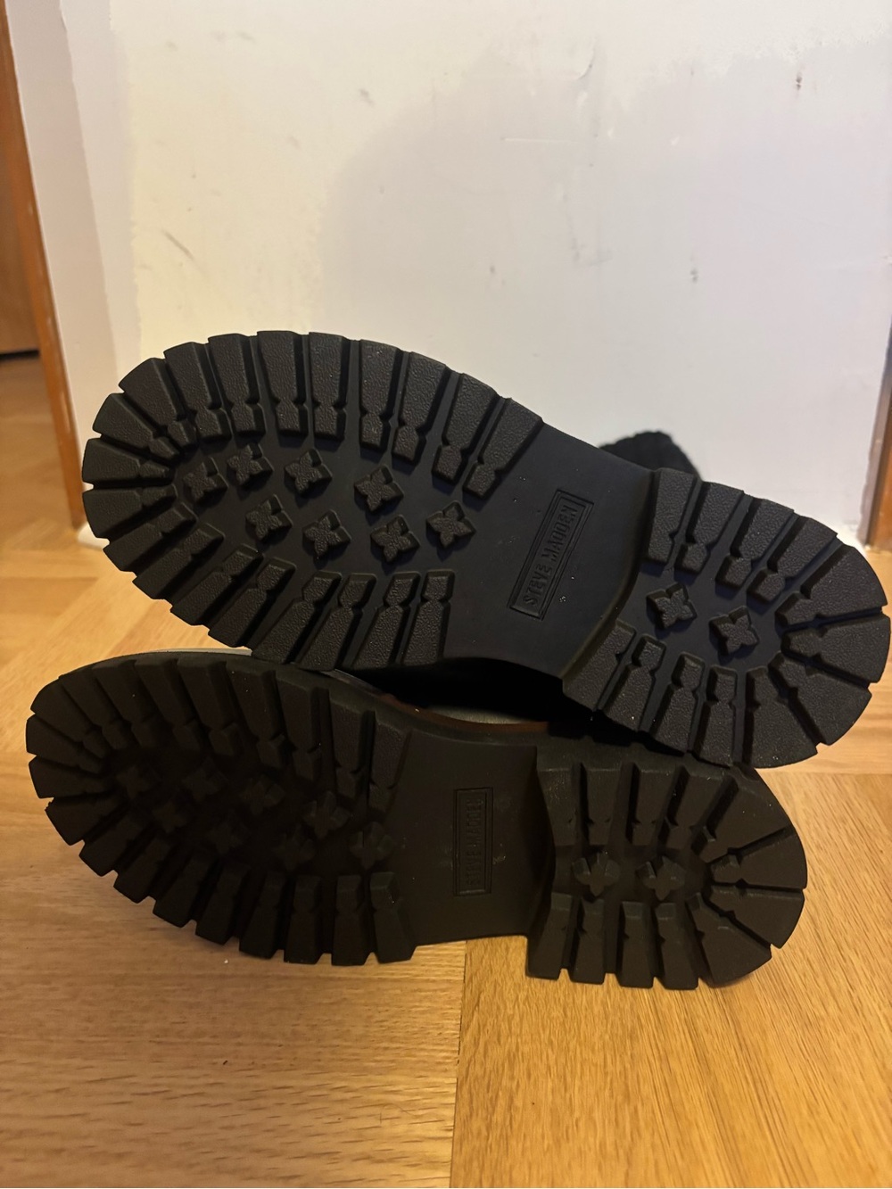 Steve Madden - Leg Warmer Boots (6) - Picture 4 of 5